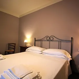  Agroturismo Casale Dello Sparviero Italia