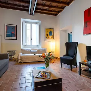  Apartment Domus Florea