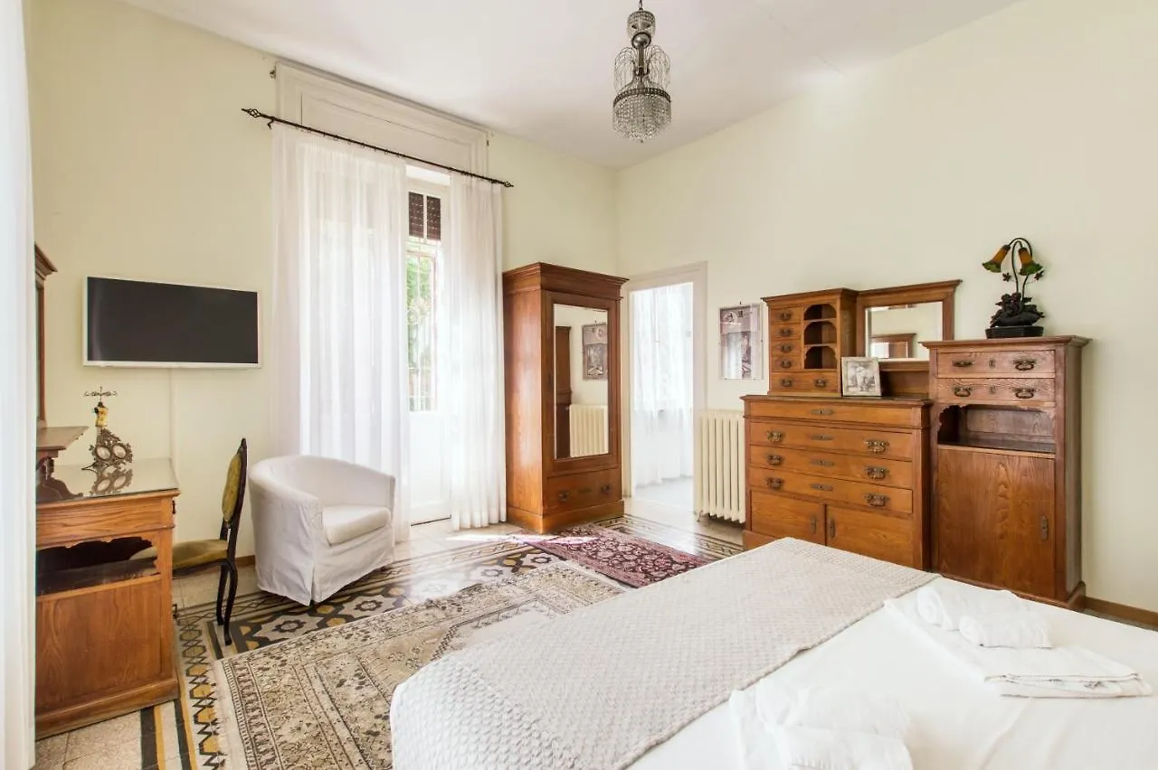Trastevere Deco Apartment Rome Italy