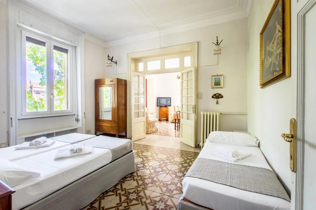 Trastevere Deco Apartment Rome Italy